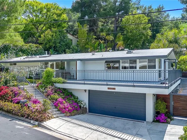 3521 Stonewood Dr, Sherman Oaks, CA 91403