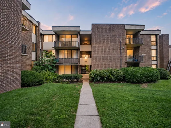 2005 Coleridge Dr #13-101, Silver Spring, MD 20902