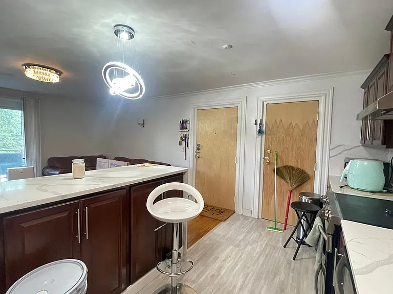 287 Commercial St #32 — Photo 4