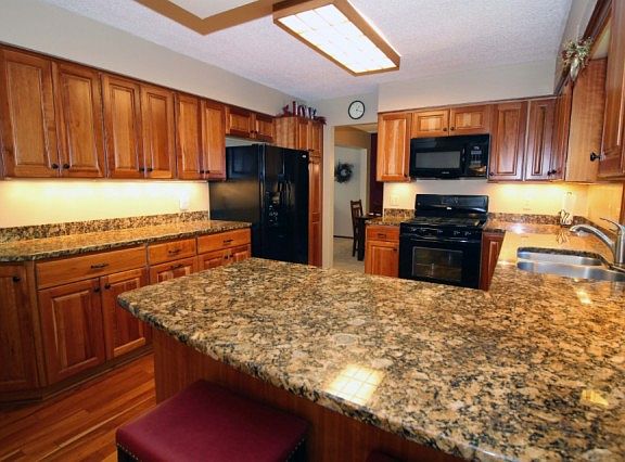 4th image of 4441 Evergreen Dr
