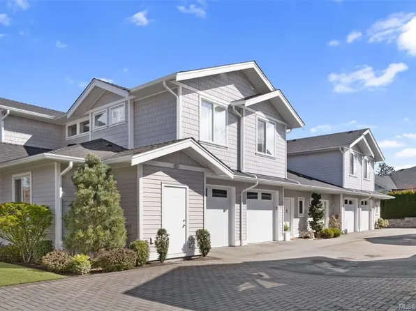 10490 Resthaven Dr #3, Sidney, BC V8L 3H7