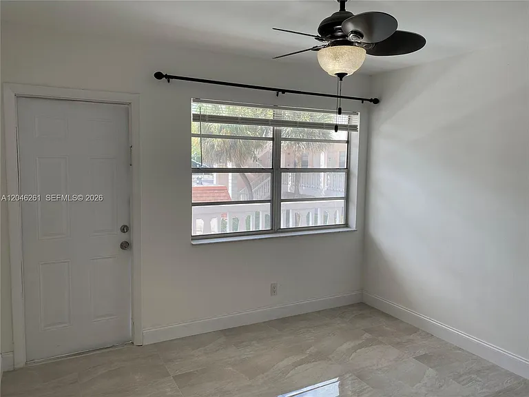 601 SE 5th Ct #208 — Photo 13