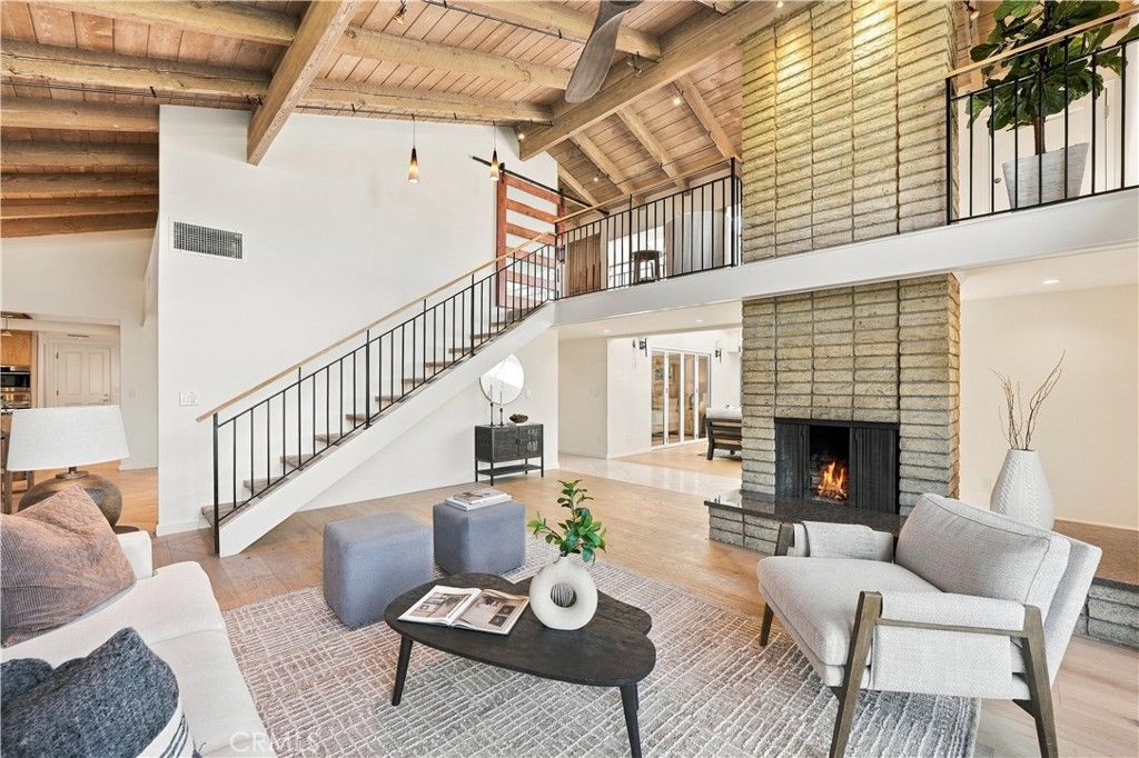 4220 N Virginia Vista 2