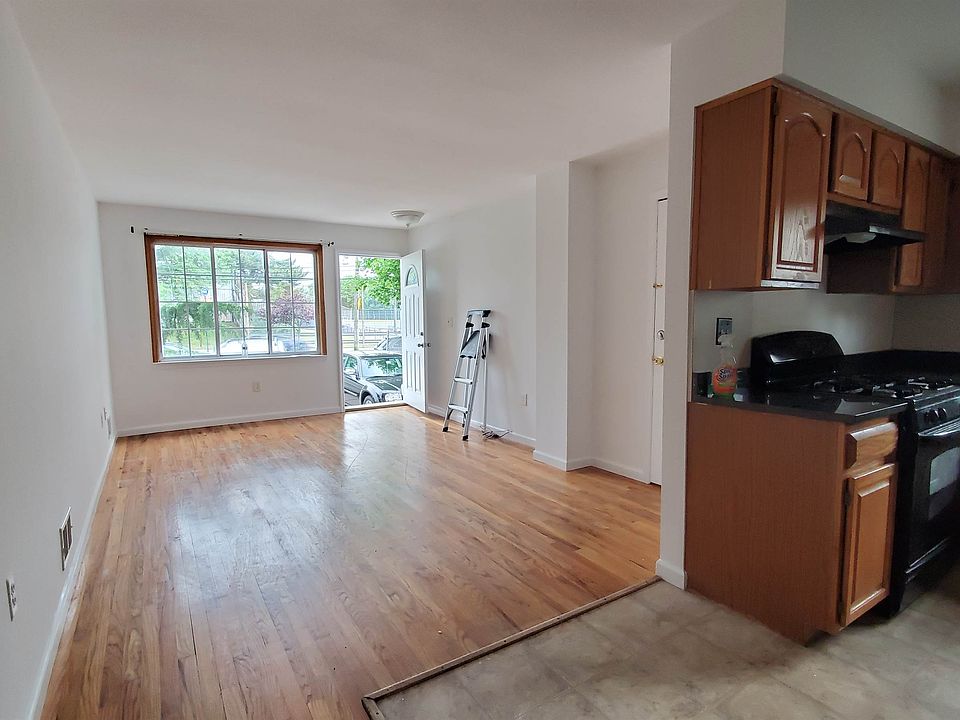 1st image of 93 Brielle Ave