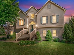 813 Cherry Ln, Smithville, MO 64089