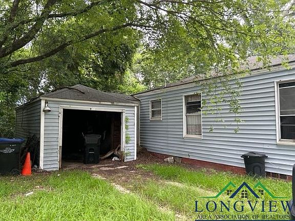 3rd image of 921 Noel Dr