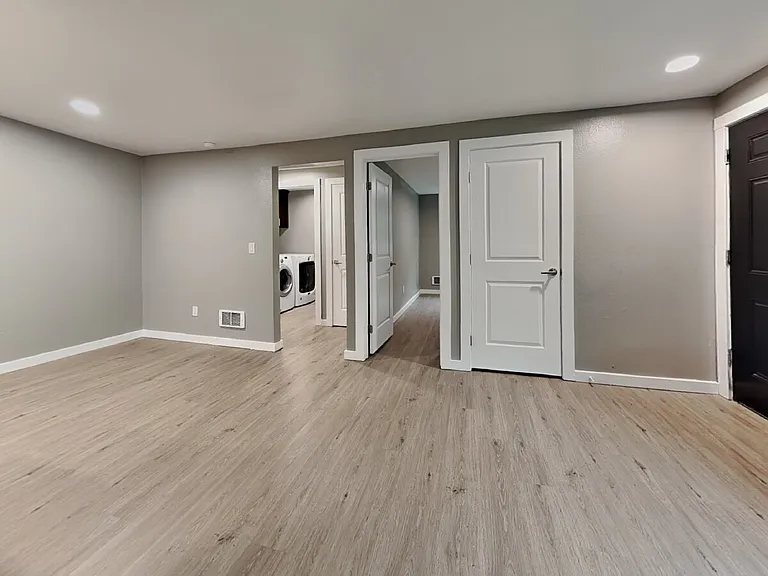 1105 S Woodlawn St #2 — Photo 24