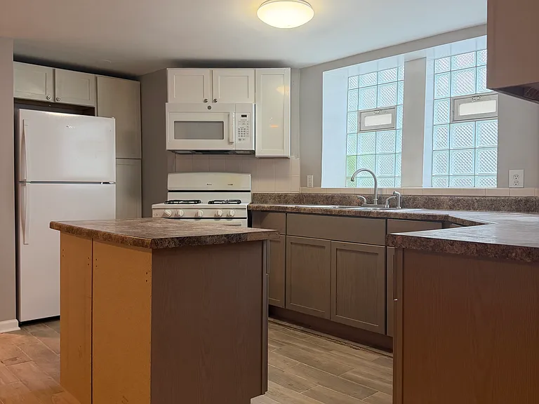 5015 N Ridgeway Ave #G — Photo 3