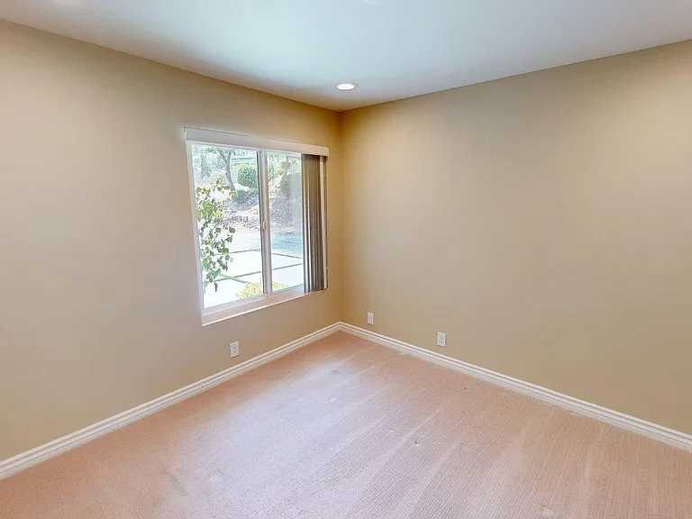 2080 Channelford Rd — Photo 10