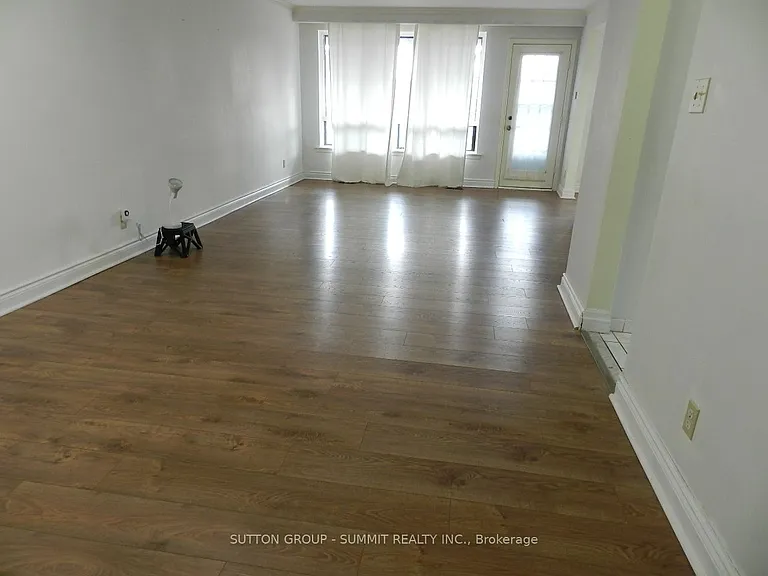 3367 Verhoeven Dr #UPPER — Photo 10