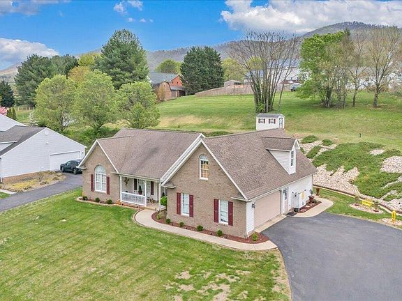 3rd image of 4447 Bonsack Rd