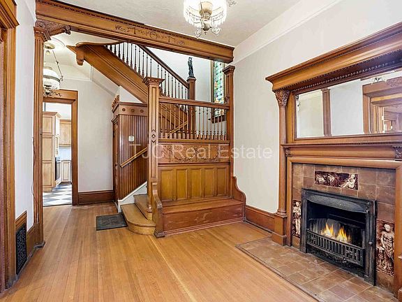 2nd image of 1453 Race St #2