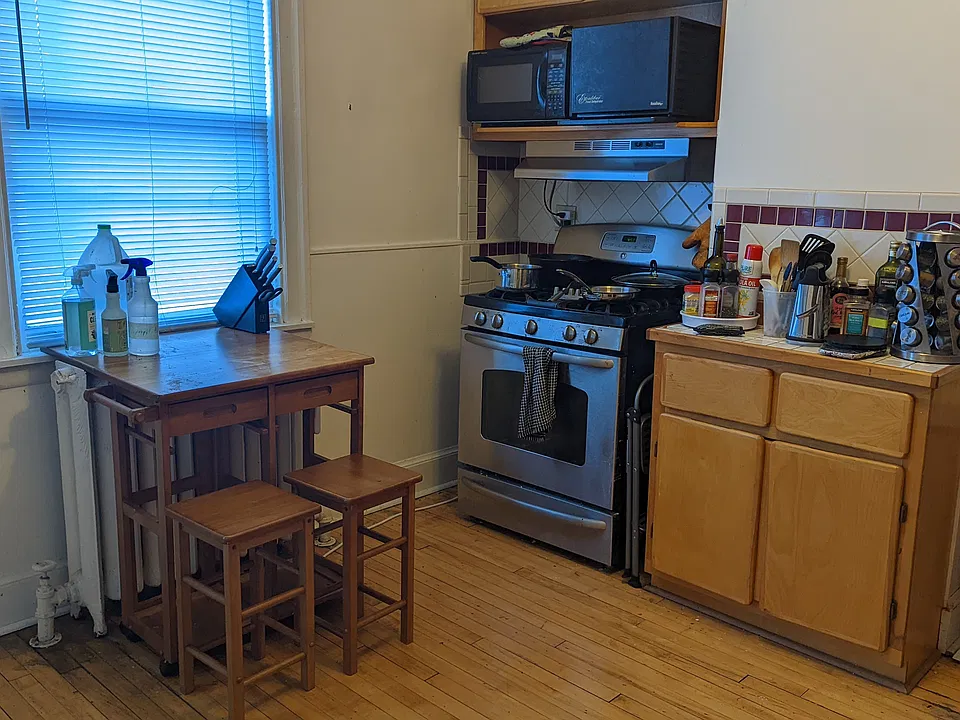 Kitchen includes stove, microwave, dishwasher, fridge, washer and dryer