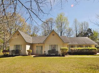188 Country Oaks Cir, Tupelo, MS 38801