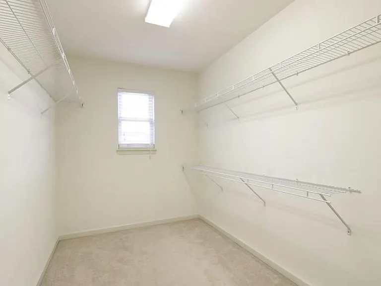 104 Jules Dr — Photo 5