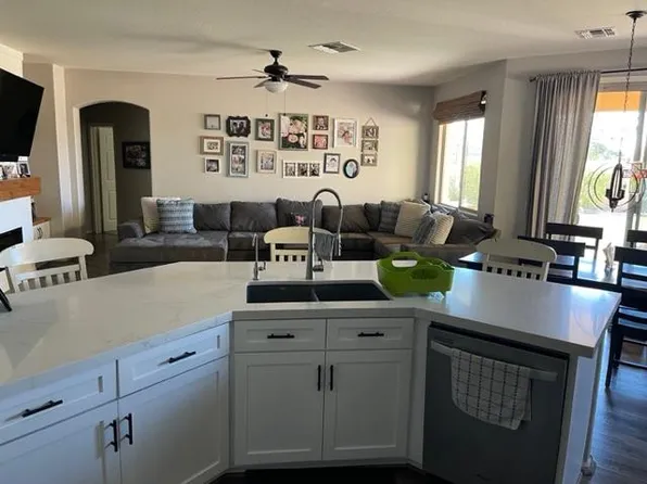 7046 S Claiborne Ave, Gilbert, AZ 85298