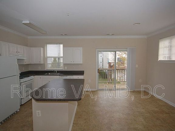 5th image of 21795 Dragons Green Sq