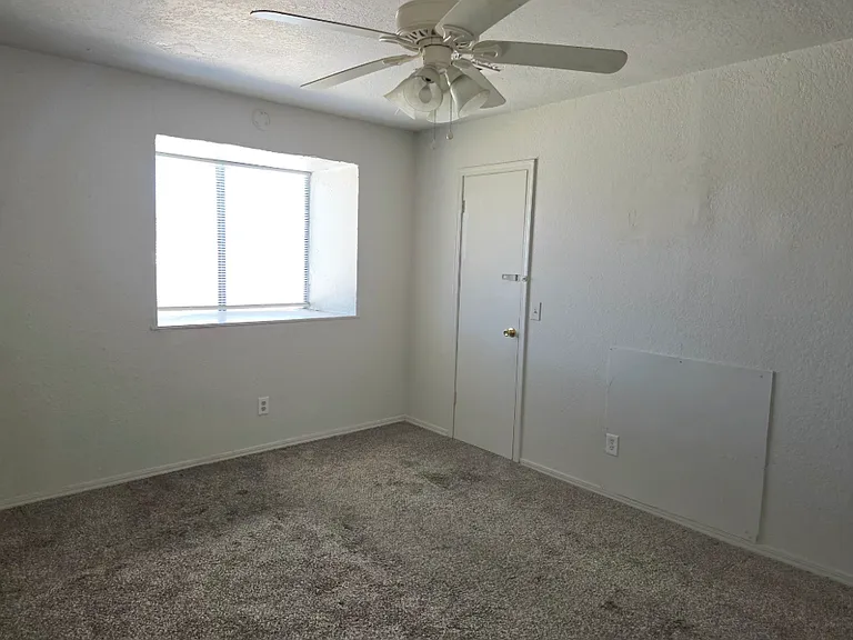 1301 Eastgate Dr — Photo 11