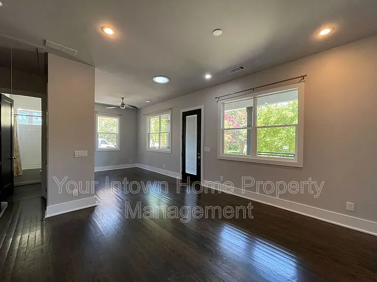 26 Walthall St NE — Photo 7