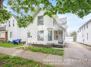 1127 Jennette Ave NW #1, Grand Rapids, MI 49504