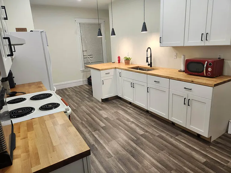 47 Elm St #B — Photo 2