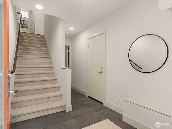 4th image of 412 W Fulton Street