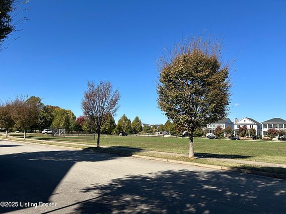 2nd image of 11008 Kings Crown Dr