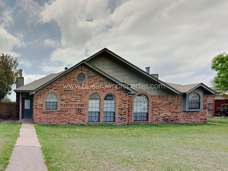 1st image of 10317 Lone Pine Ln