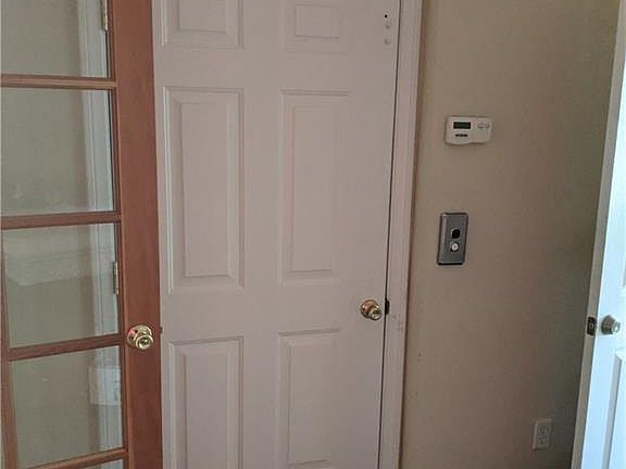 5th image of 697 Benedict Dr