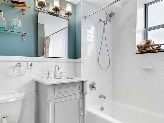 5th image of 1831 Madison Ave APT 6L