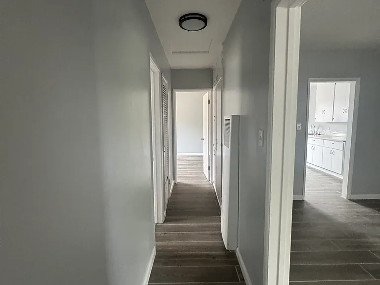 10106 England Ave #5 — Photo 8