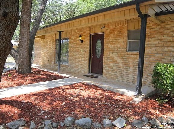 3rd image of 2219 Pipestone Dr