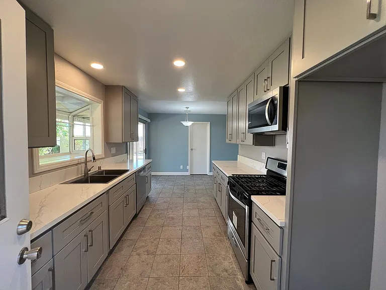1304 Arrowhead Ave — Photo 8