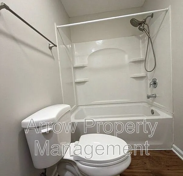 2516 Dudley St — Photo 7