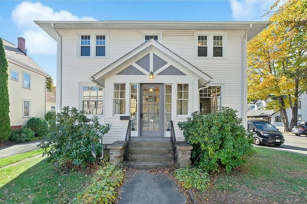 3 bed, 1700 sqft, $3,450 — Photo 1