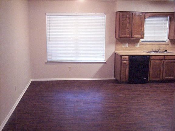 4th image of 5916 Woodmeadow Dr