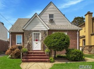 148 Grange St, Franklin Square, NY 11010