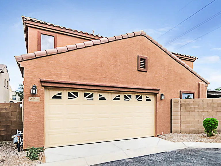 2707 E Bart St — Photo 20