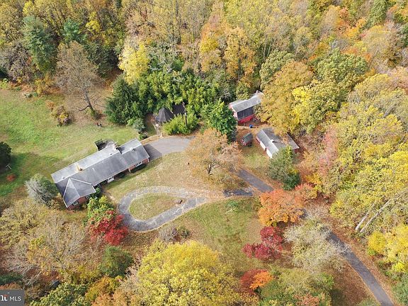 2nd image of 3901 Largo Rd