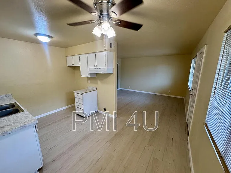 12409 Manitoba Dr NE #B — Photo 6