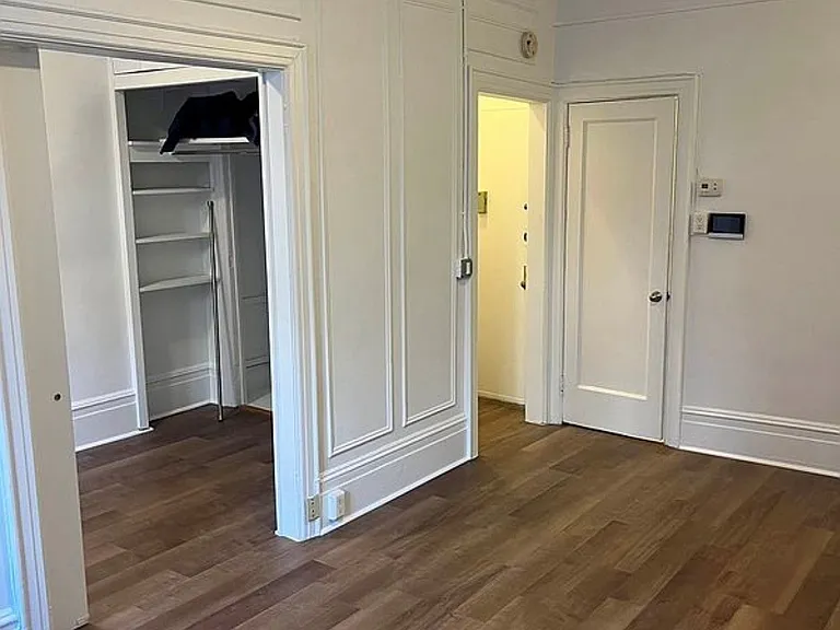 138 E 34th St #5R — Photo 1