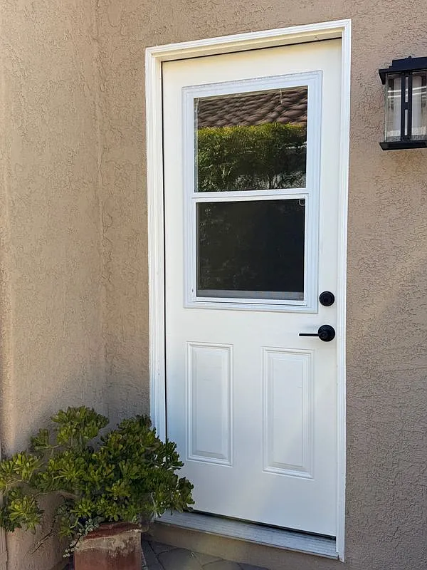 1 bed, 1.5 bath, 325 sqft, $2,999 — Photo 1