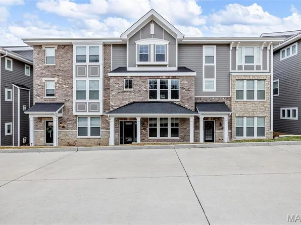 11251 Talamore Cir, Saint Louis, MO 63131