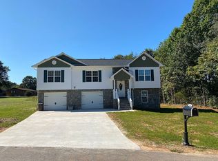 100 Green Fields Ln E, Morganton, NC 28655