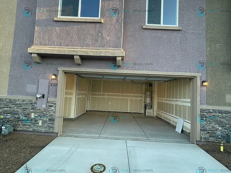 1011 Middle Gate Rd — Photo 16