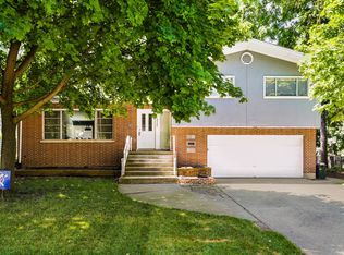 3906 Wolf Rd, Western Springs, IL 60558