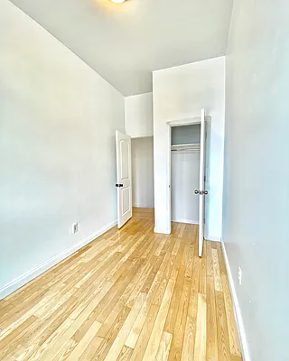 Rented by Amorelli Realty | media 21