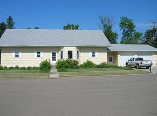 101 2nd St W, Lakota, ND 58344