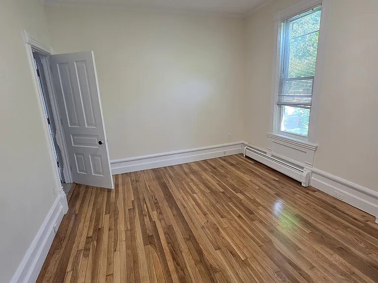 15 Alexander St #1 — Photo 5