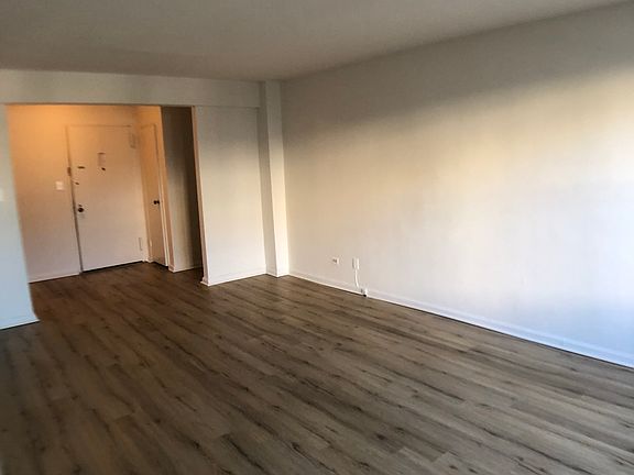4th image of 2355 E 12th St #2X